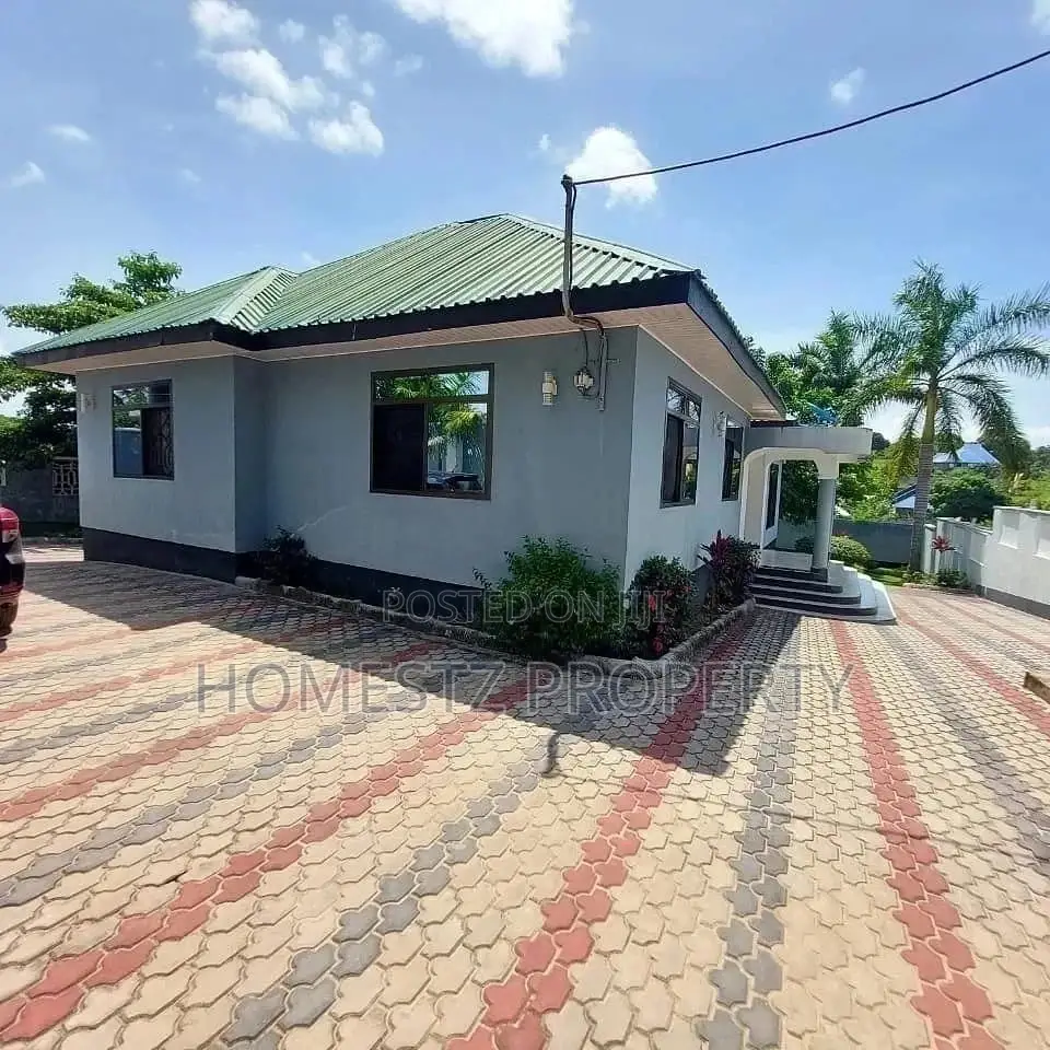 3bdrm House in Rizik Mansa, Kinondoni for Sale in Kinondoni