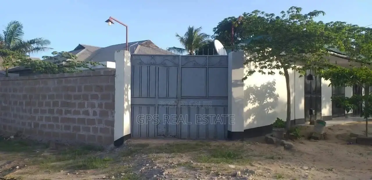 3bdrm House in Evans Mansa, Kinondoni for Sale in Kinondoni