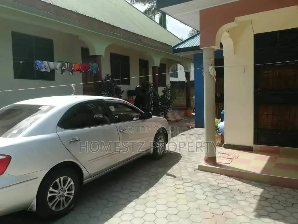 3bdrm House in Evans Mansa, Kinondoni for Sale in Kinondoni