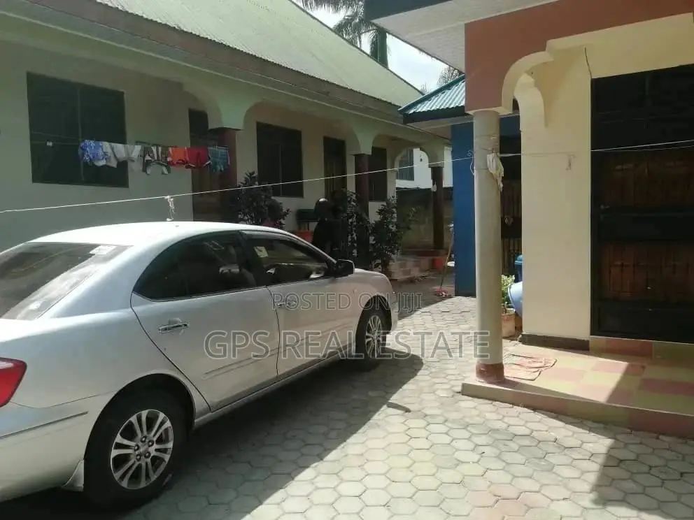 3bdrm House in Evans Mansa, Kinondoni for Sale in Kinondoni