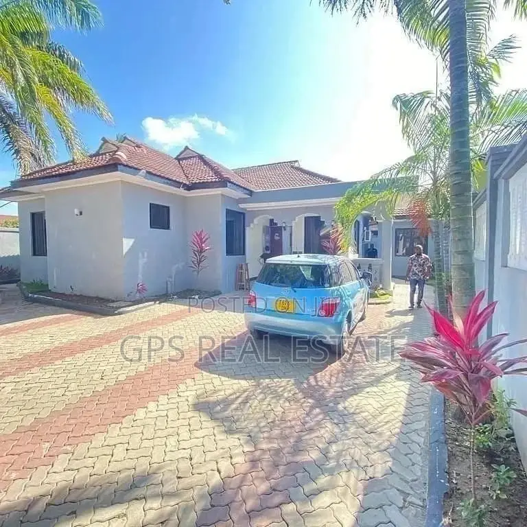 3bdrm House in Safari Slayo, Kinondoni for Sale in Kinondoni