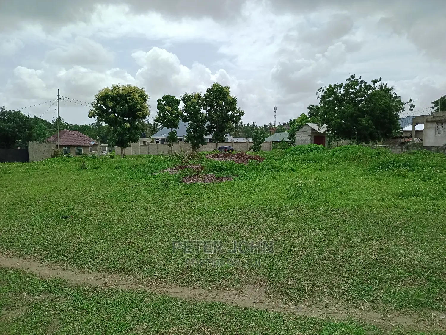 Kiwanja Tambarare Lami Mita100 in Goba