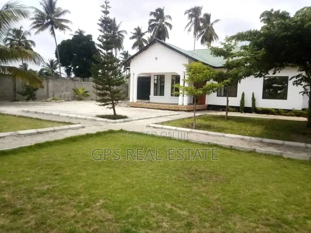 3bdrm House in Safari Mansa, Ilala for Sale in Ilala