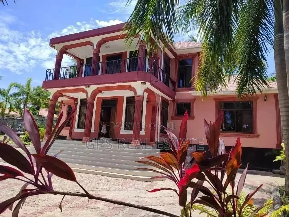 5bdrm House in Safari Mansa, Kigamboni for sale in Kigamboni