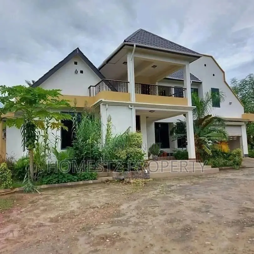 Three Bedroom House In Ununio For Sale in Kinondoni