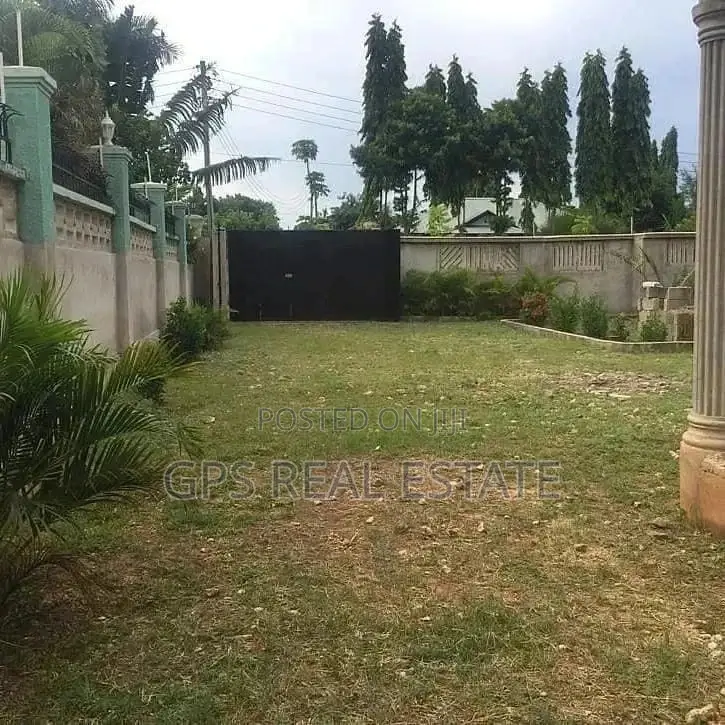 Four Bedroom House In Tegeta Masaiti For Sale in Kinondoni