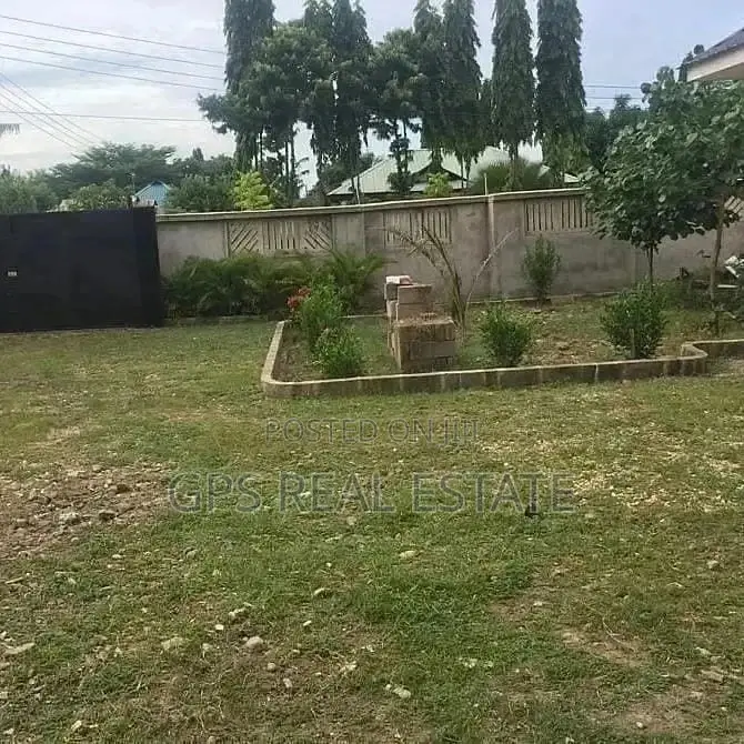 Four Bedroom House In Tegeta Masaiti For Sale in Kinondoni