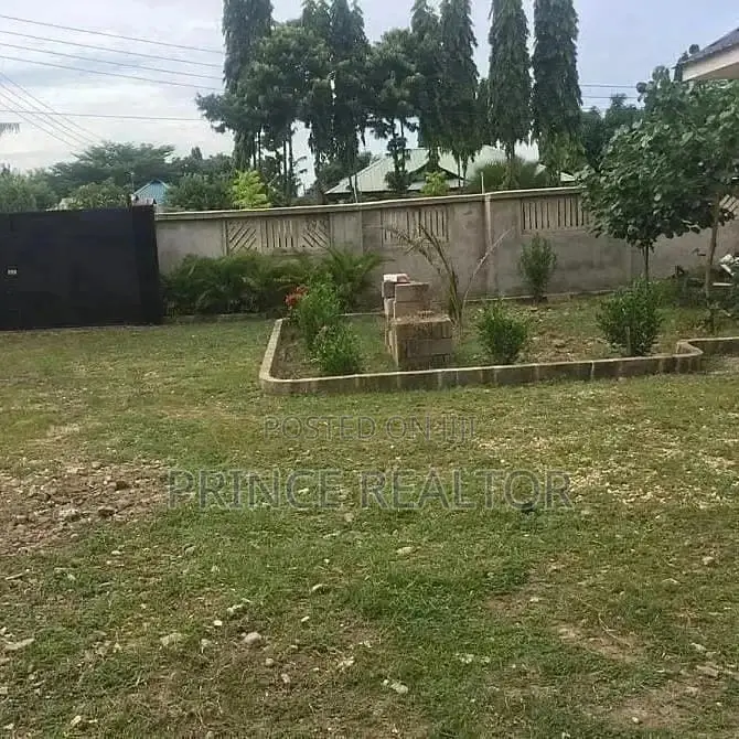 Four Bedroom House In Tegeta Masaiti For Sale in Kinondoni