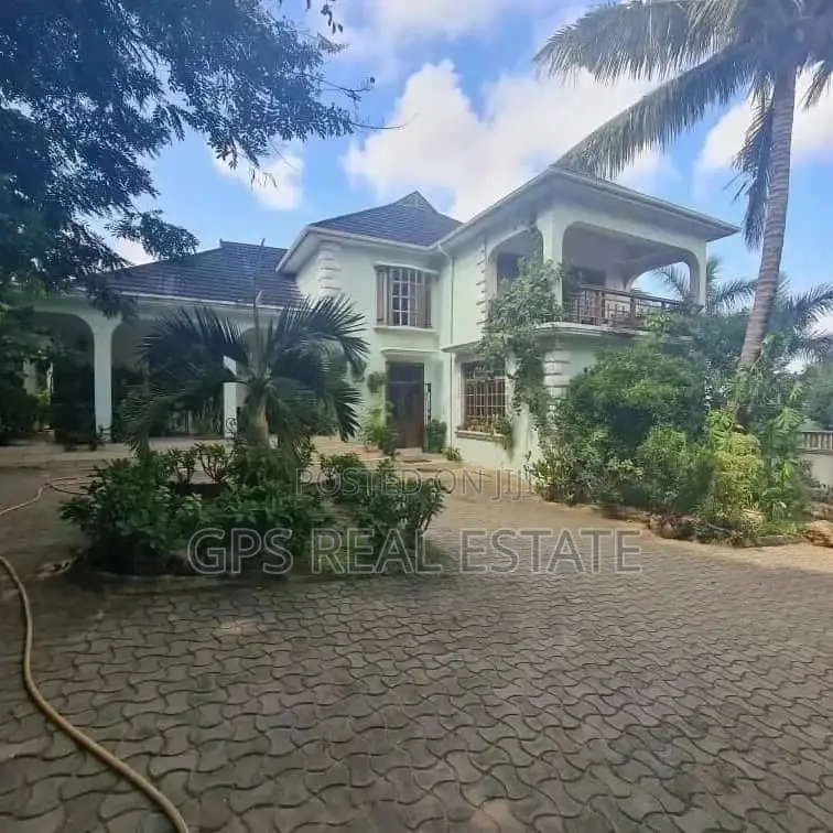 5bdrm House in Mansa Musa, Kinondoni for Sale in Kinondoni