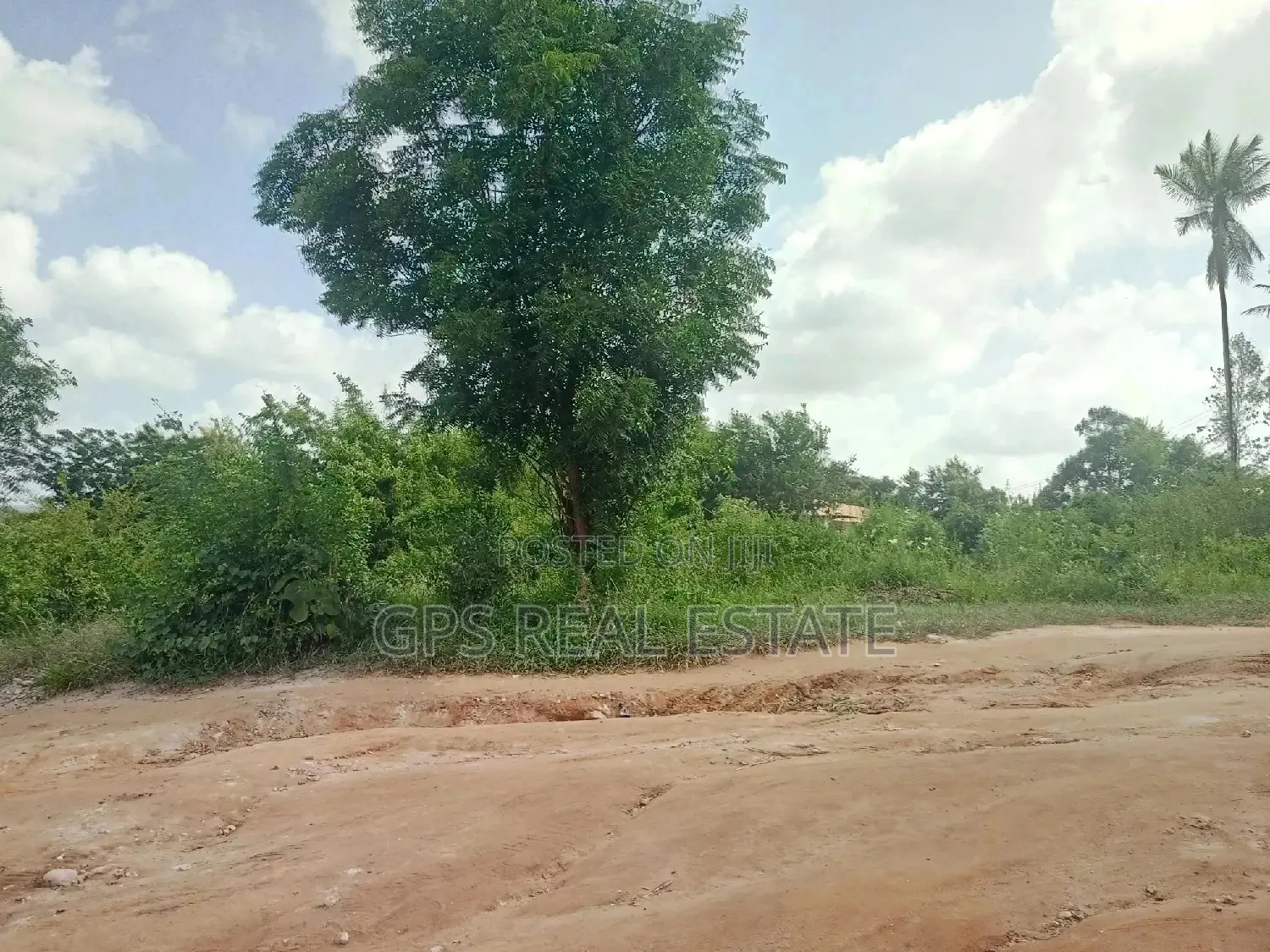 Kiwanja Kinaunzwaaaa in Kinondoni