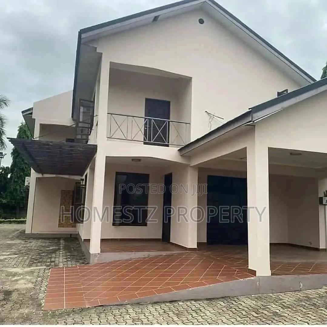 Five Bedroom House In Ununio For Sale in Kinondoni