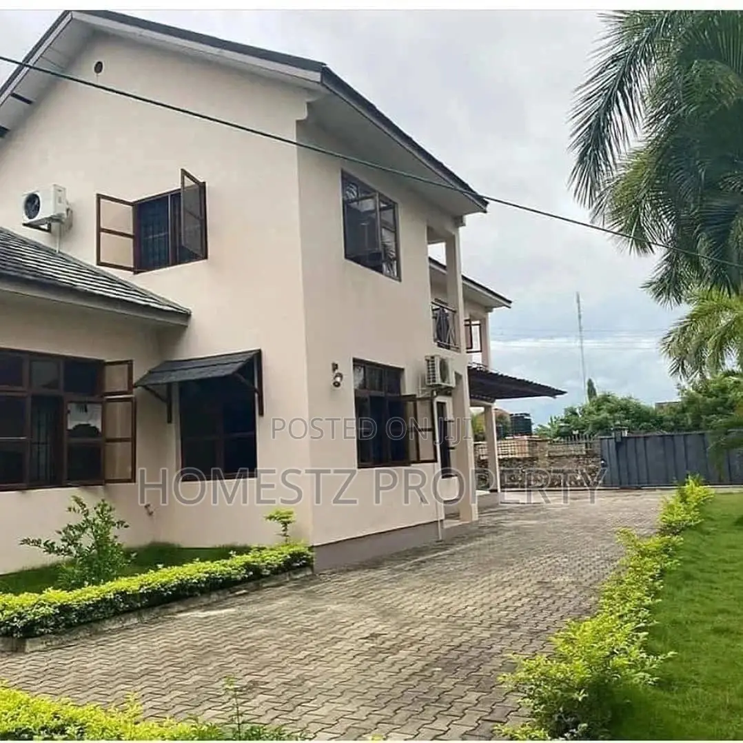 Five Bedroom House In Ununio For Sale in Kinondoni