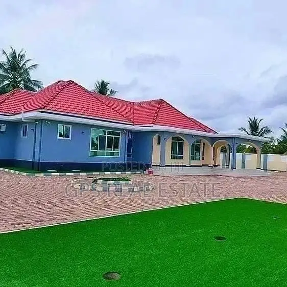Four Bedroom House In Bahari Beach For Sale in Kinondoni