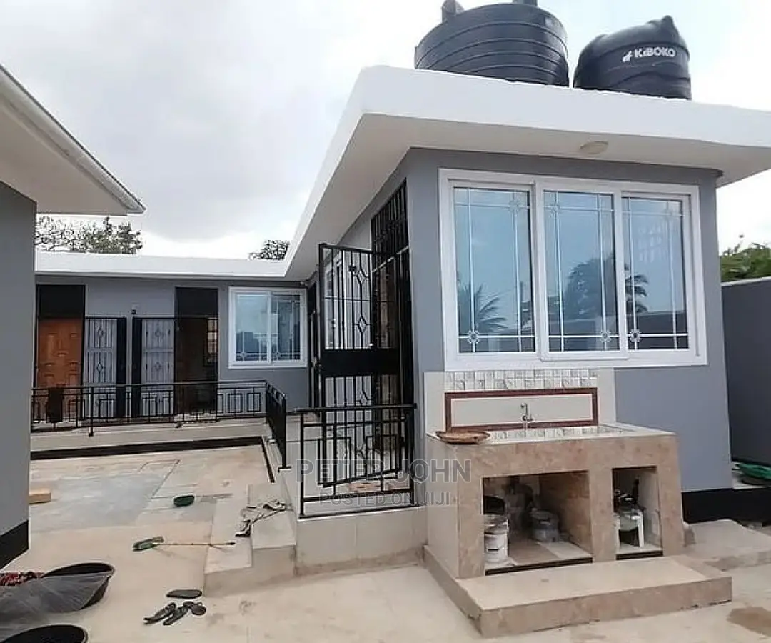 5bdrm House in Mbezi for Sale in Mbezi