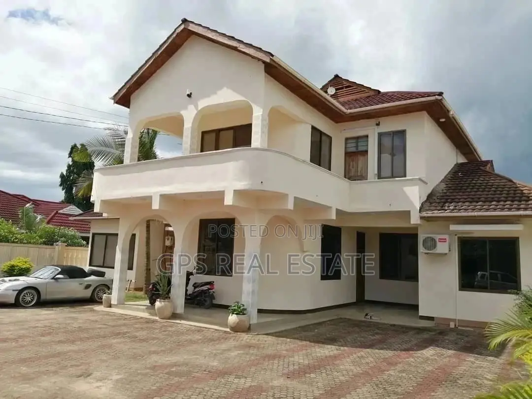 Four Bedroom House In Mbezi Beach For Sale in Kinondoni