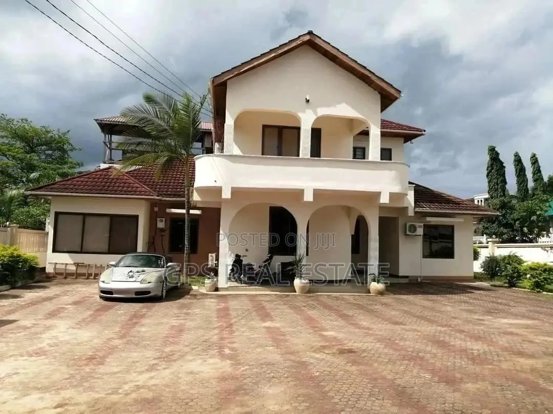 Four Bedroom House In Mbezi Beach For Sale in Kinondoni