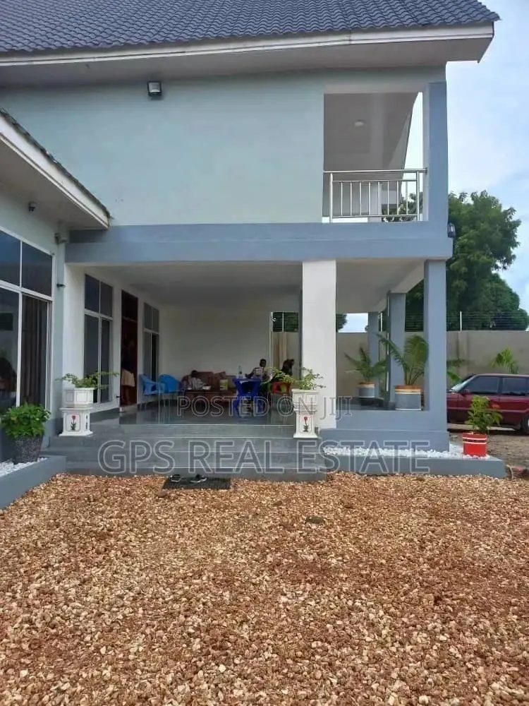 6bdrm House in Max Evarst, Kigamboni for Sale in Kigamboni