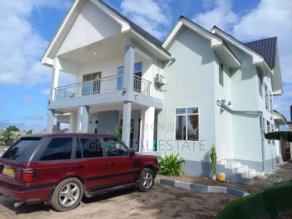 6bdrm House in Max Evarst, Kigamboni for Sale in Kigamboni