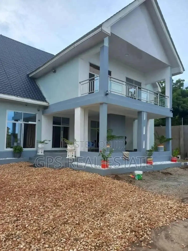 6bdrm House in Max Evarst, Kigamboni for Sale in Kigamboni
