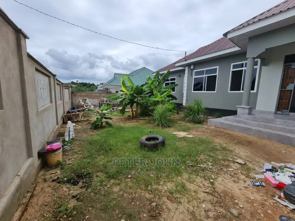 3bdrm House in Goba for Sale in Goba