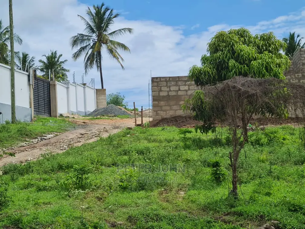 Kiwanja Kikubwa Karibu Na Lami in Goba
