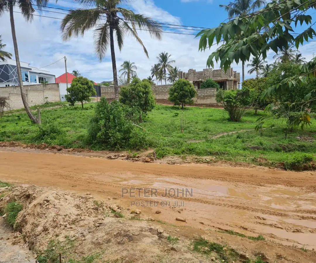 Kiwanja Kikubwa Karibu Na Lami in Goba