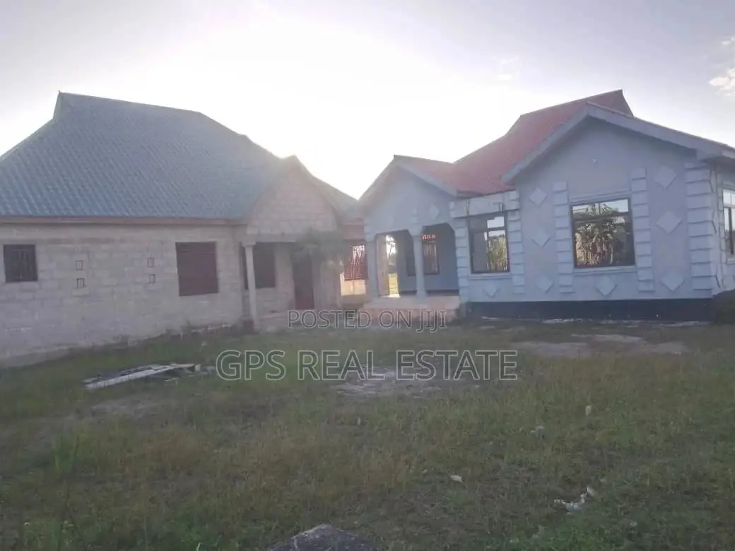 10bdrm House in Max Evarst, Ilala for Sale in Ilala
