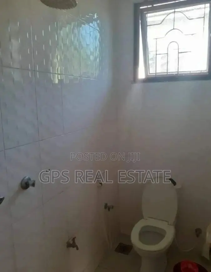 5bdrm House in Max Evarst, Kinondoni for Rent in Kinondoni