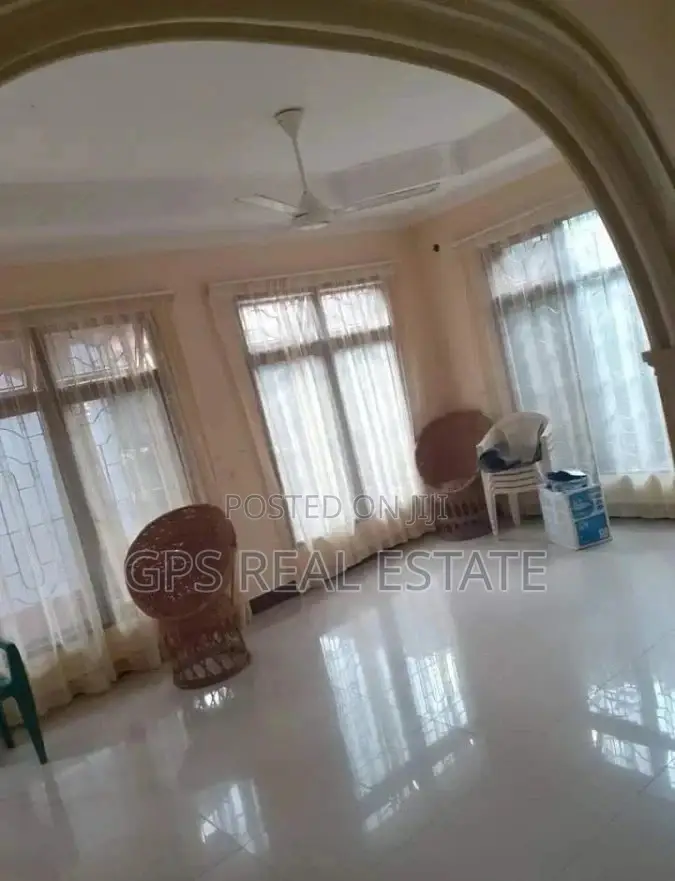 5bdrm House in Max Evarst, Kinondoni for Rent in Kinondoni
