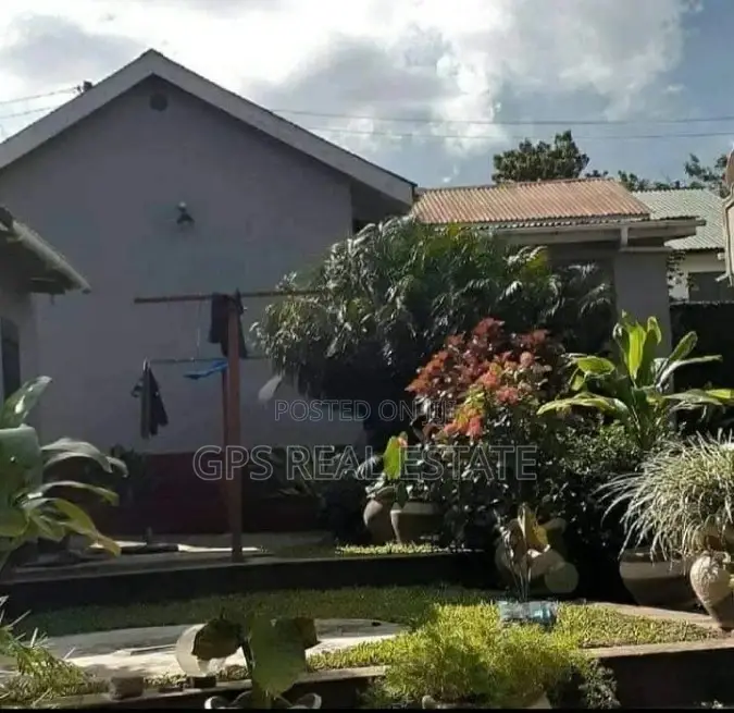 5bdrm House in Max Evarst, Kinondoni for Rent in Kinondoni