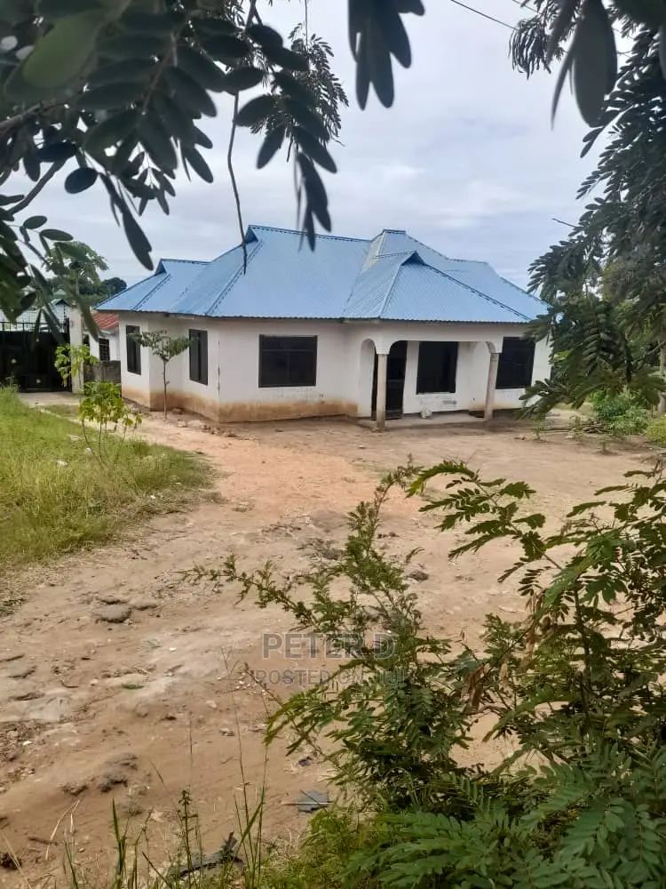 3bdrm House in Mbezi for Sale in Mbezi