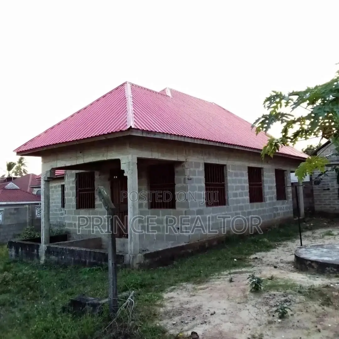 Three Bedroom House In Mbezi Makabe For Sale in Kinondoni
