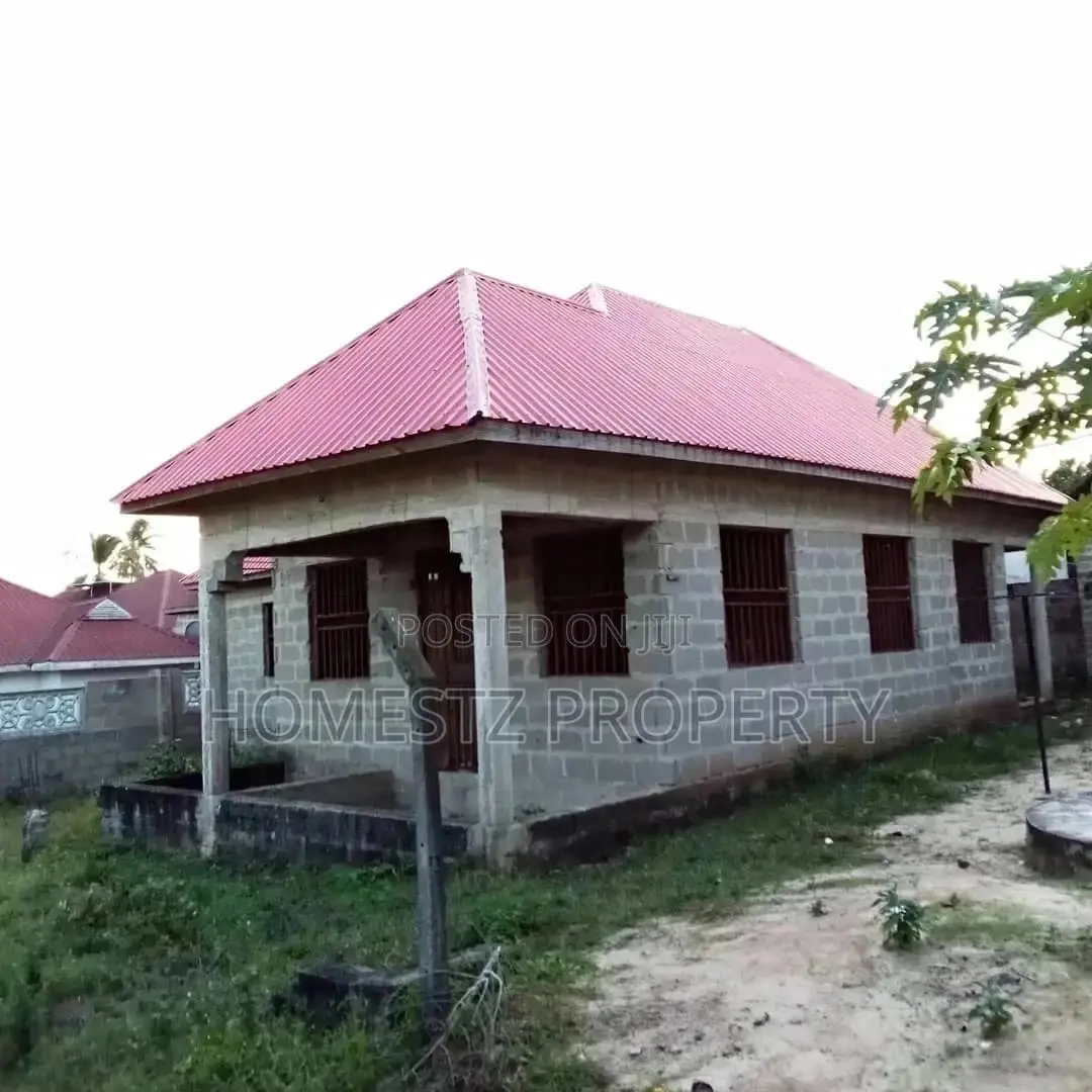 Three Bedroom House In Mbezi Makabe For Sale in Kinondoni