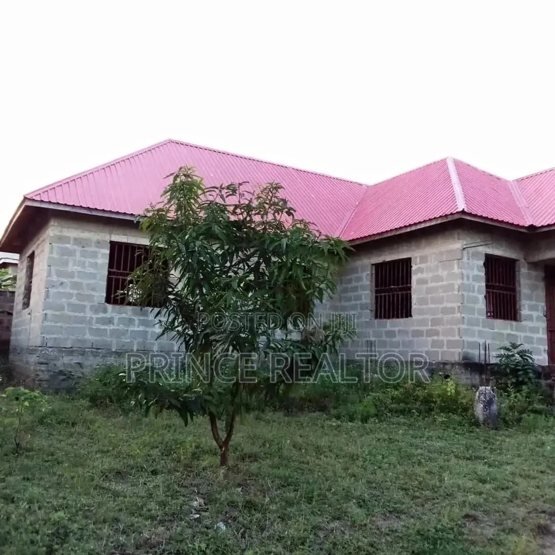 Three Bedroom House In Mbezi Makabe For Sale in Kinondoni