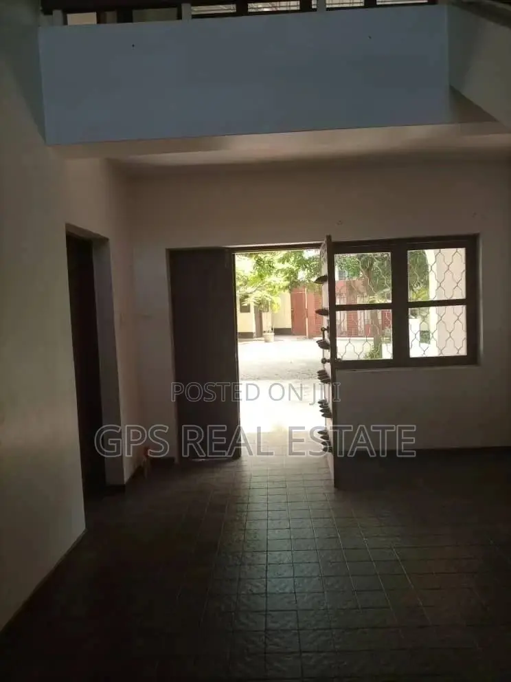 5bdrm House in Maxposh, Masaki for Sale in Masaki