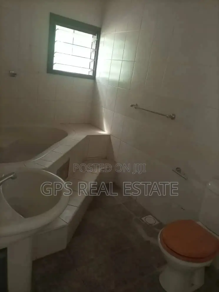5bdrm House in Maxposh, Masaki for Sale in Masaki