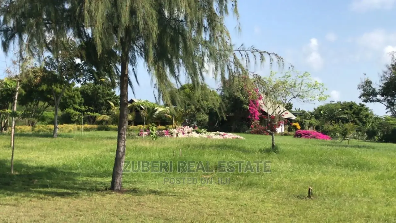 Kikokwe Ocean Cliff With Bungalow For Sale. in Bweni