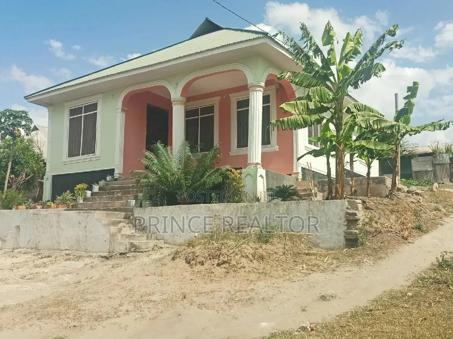 4bdrm House in Maxposh, Kinondoni for Sale in Kinondoni