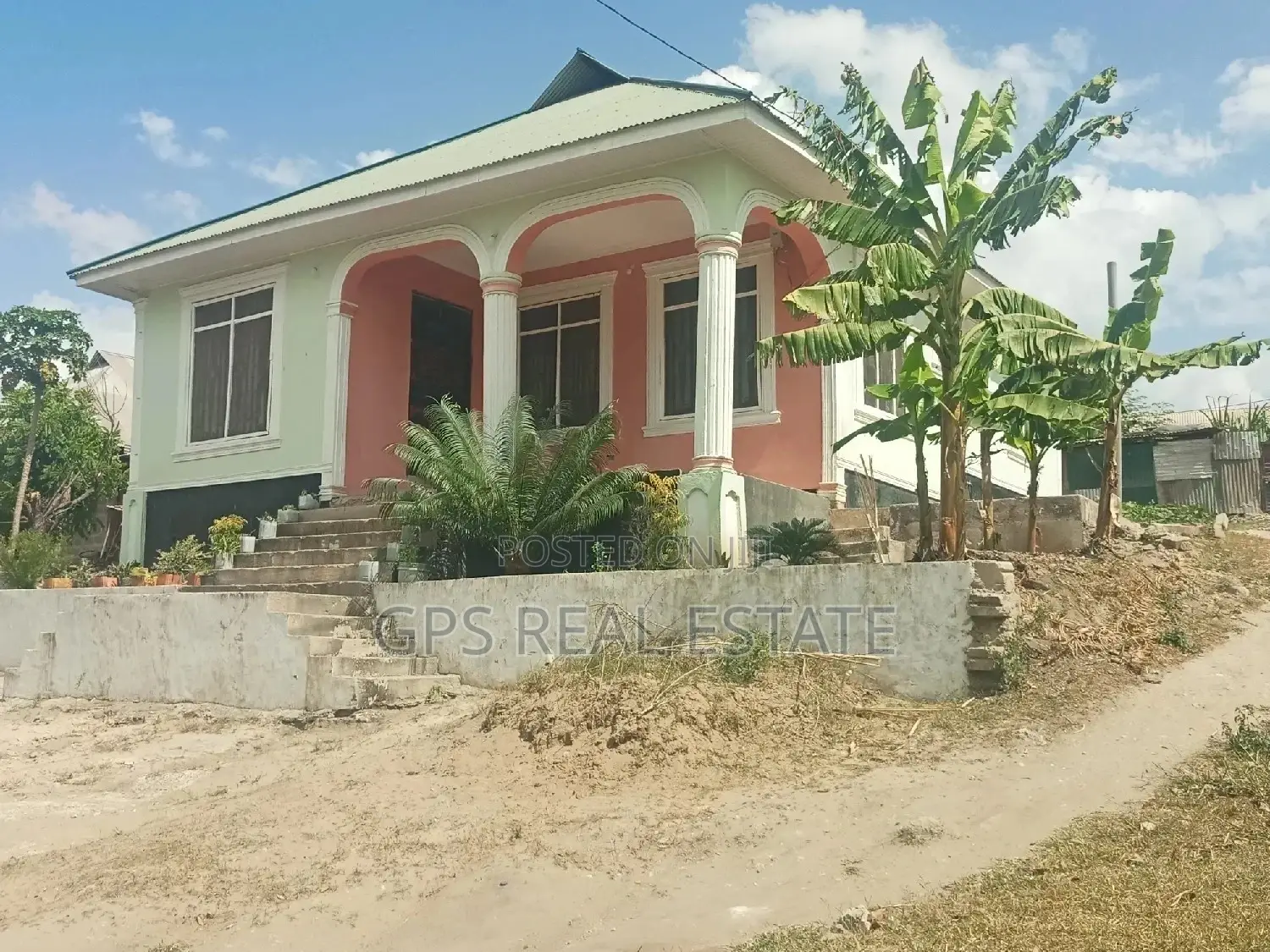 4bdrm House in Maxposh, Kinondoni for Sale in Kinondoni