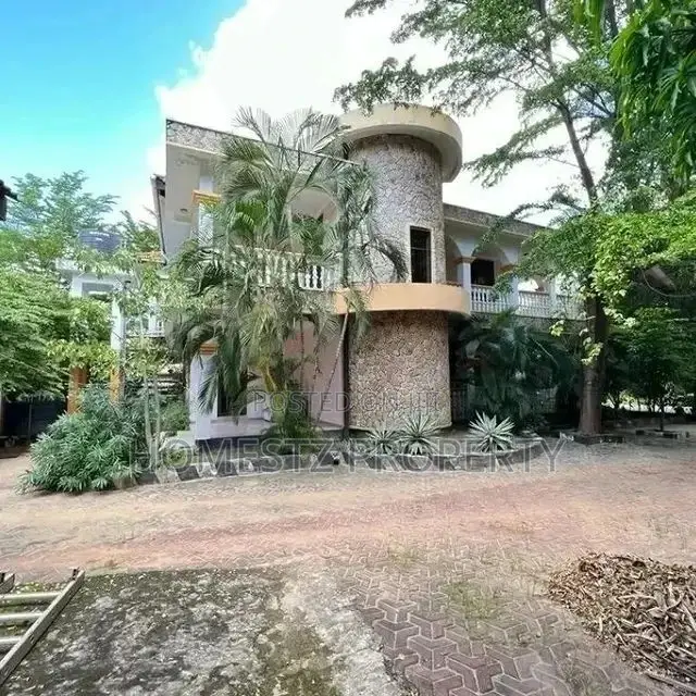 6bdrm House in Maxposh, Kinondoni for Sale in Kinondoni