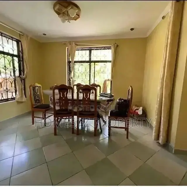 6bdrm House in Maxposh, Kinondoni for Sale in Kinondoni