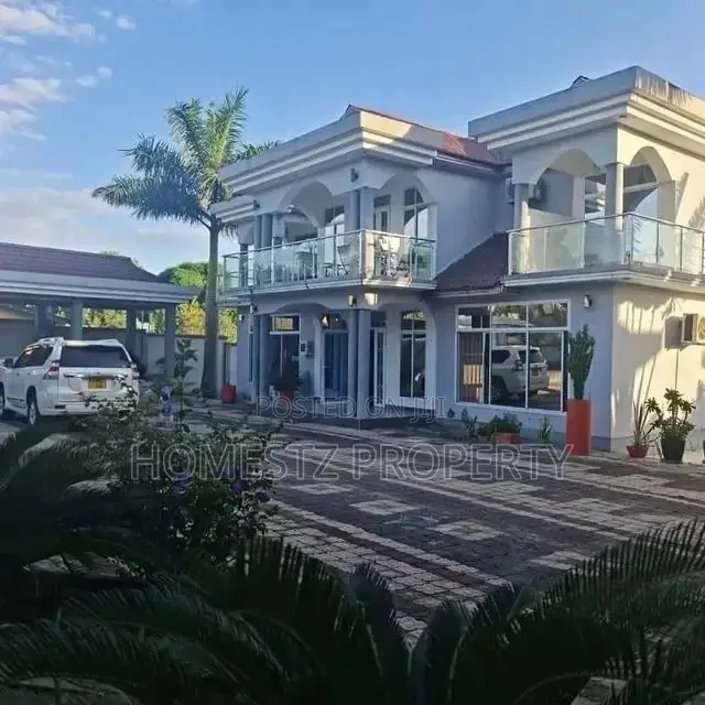 6bdrm House in Maxposh, Kinondoni for Sale in Kinondoni