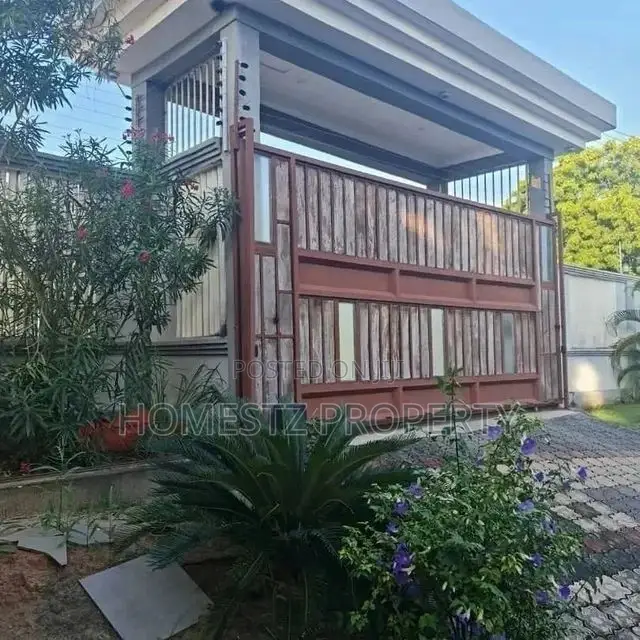 6bdrm House in Maxposh, Kinondoni for Sale in Kinondoni