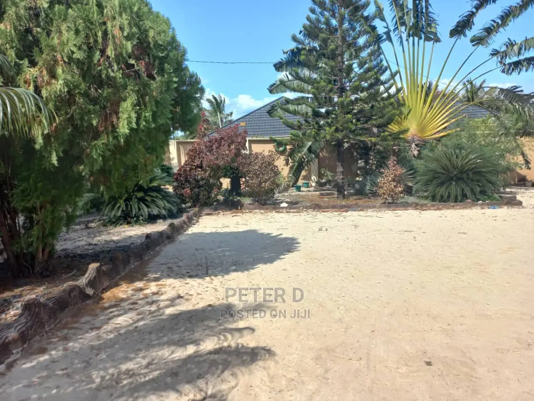 5bdrm House in Goba for Sale in Goba