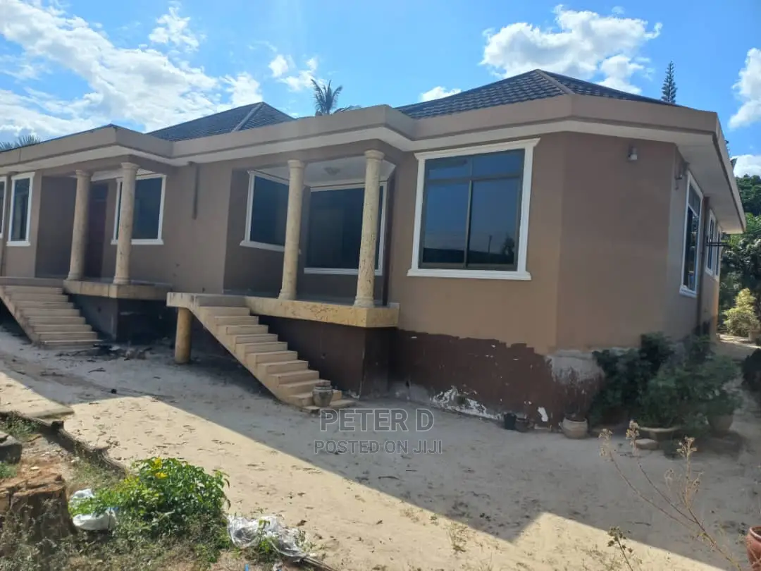 5bdrm House in Goba for Sale in Goba