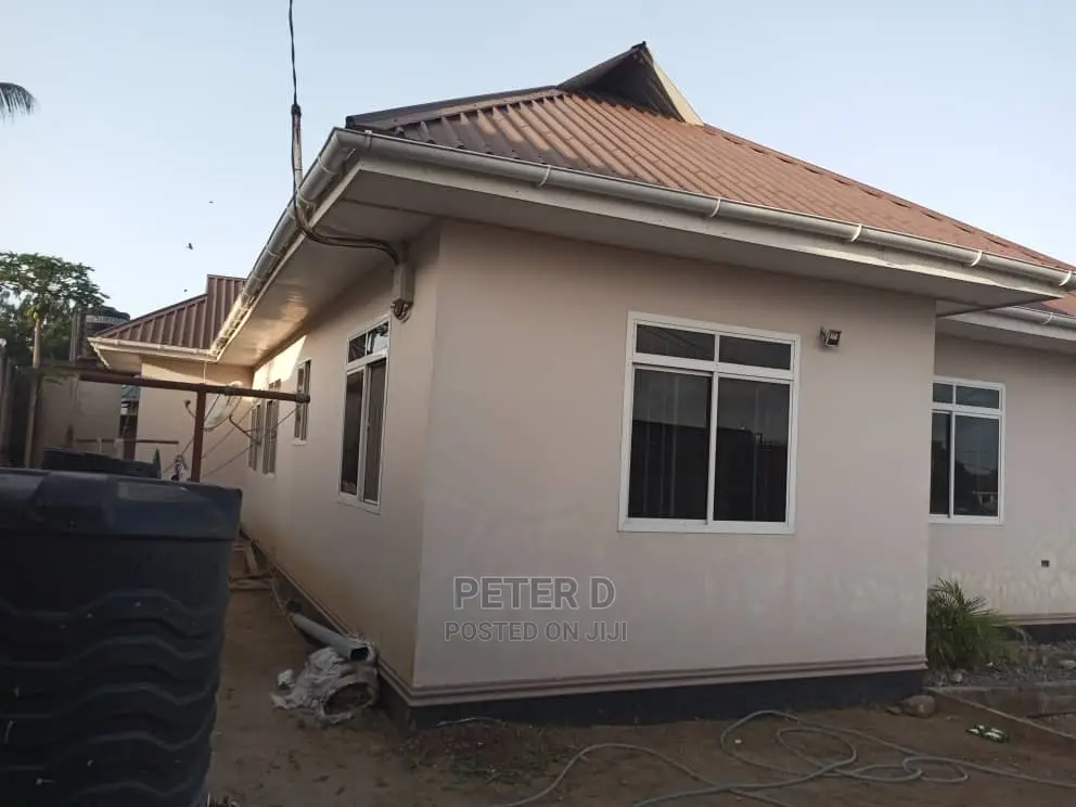3bdrm House in Goba for Sale in Goba