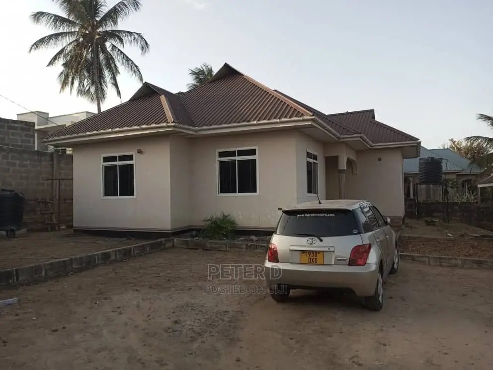 3bdrm House in Goba for Sale in Goba