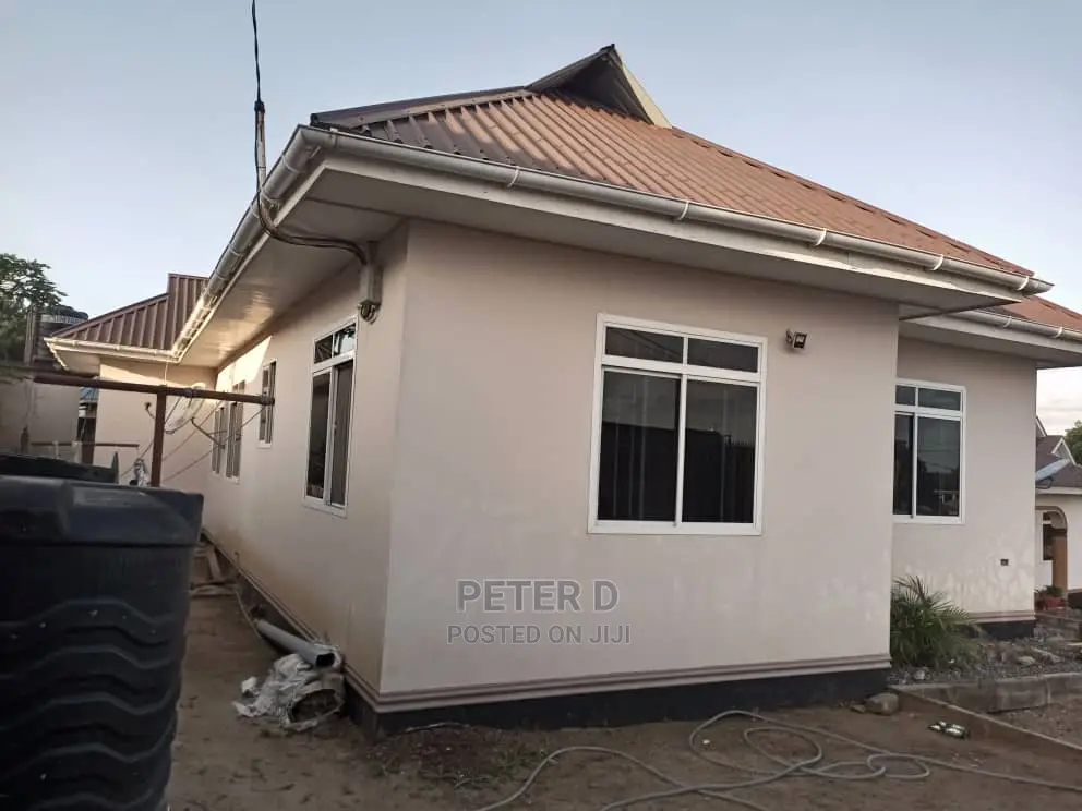3bdrm House in Goba for Sale in Goba