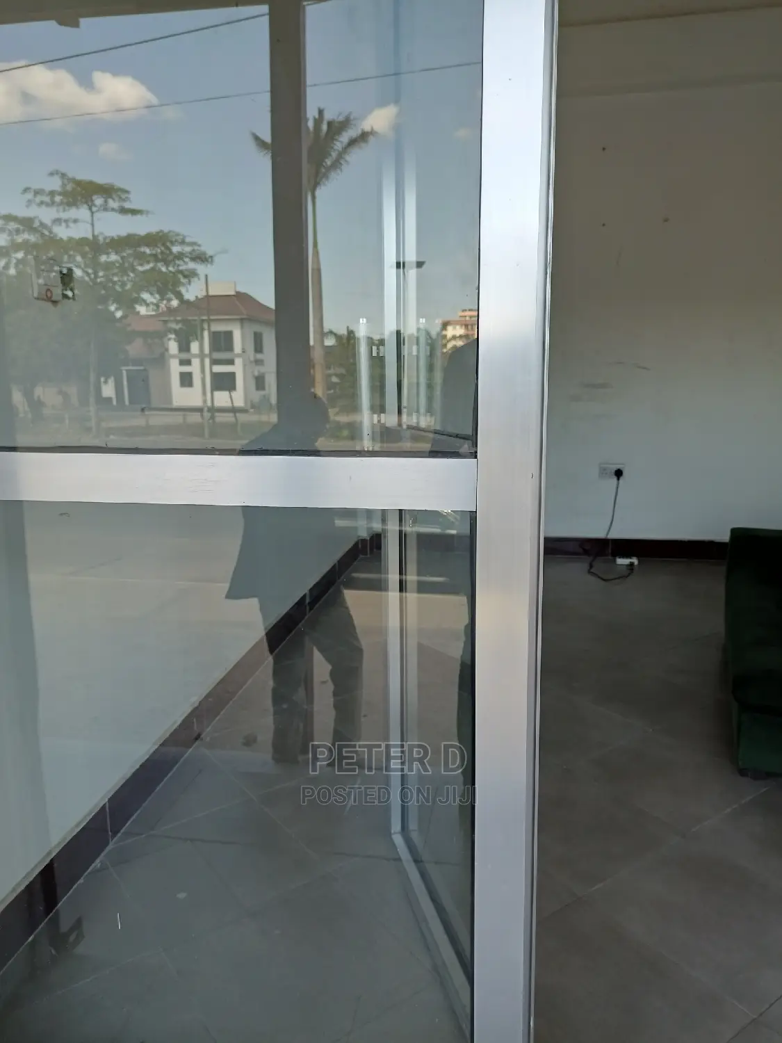 Frame Inaangalia Barabara in Sinza