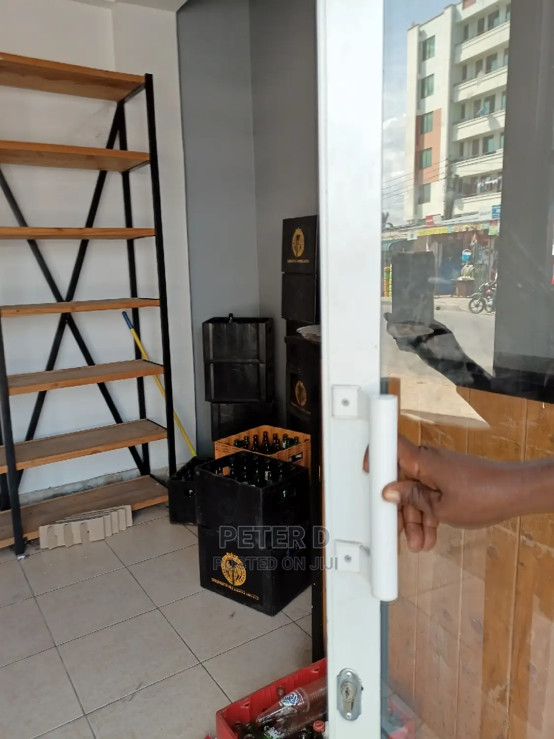 Frame Inaangalia Lami in Kinondoni